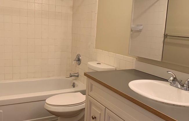 2 beds, 1 bath, 900 sqft, $1,461, Unit 512