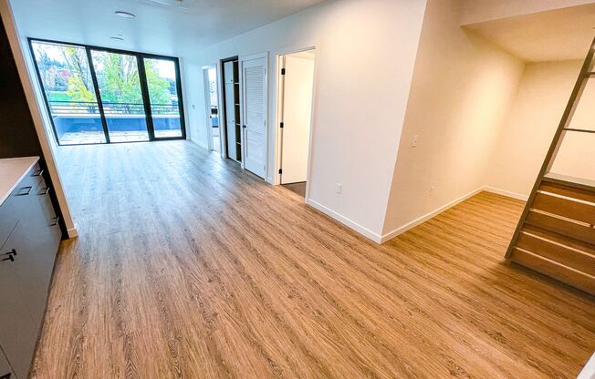 1 bed, 1 bath, 775 sqft, $3,495, Unit 220