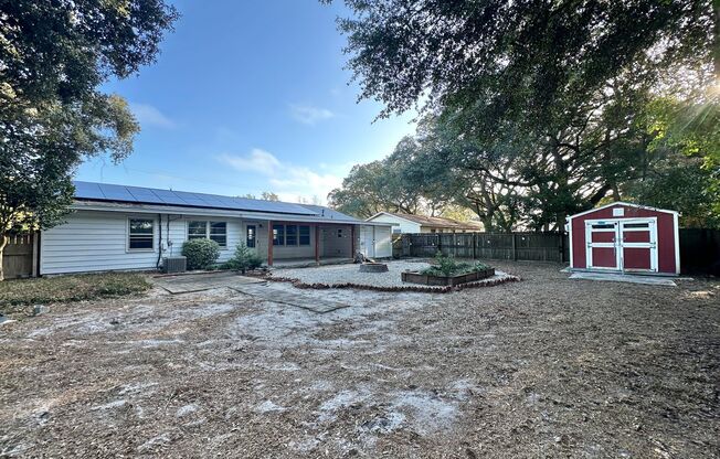 Charming 3-Bedroom Home in FWB!