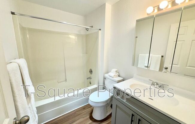 2720 204 ST SW