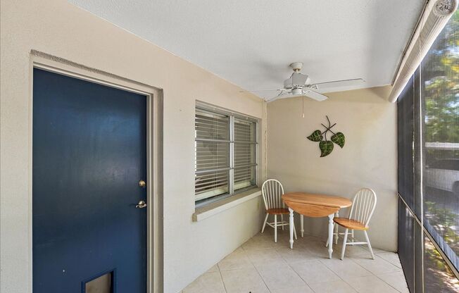 Beautifully updated 2 bed/2 bath located close to Siesta Key and Downtown!