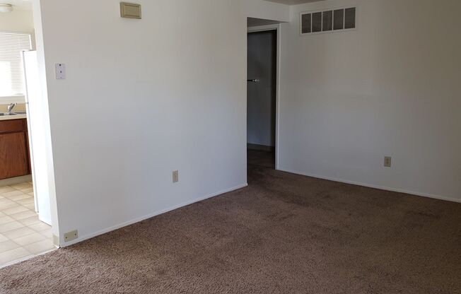 2 beds, 1.5 baths, 968 sqft, $1,350, Unit 100