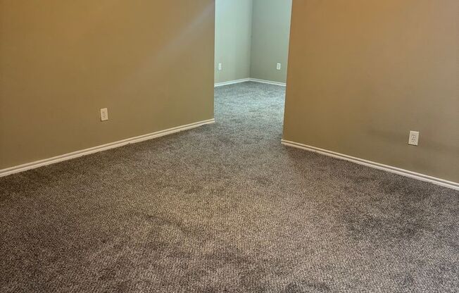 Studio, 1 bath, 573 sqft, $999, Unit 7H-115
