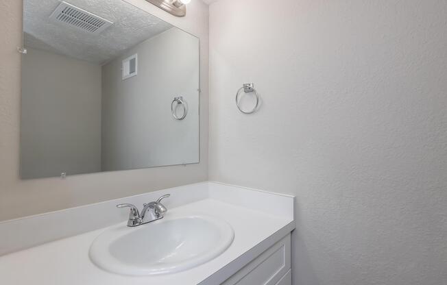 2 beds, 1.5 baths, 1,000 sqft, $1,450