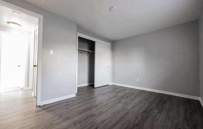 2 beds, 1 bath, 730 sqft, $855, Unit B