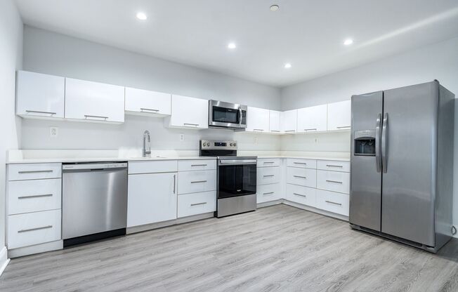 1 bed, 1 bath, 825 sqft, $1,718, Unit GL-10