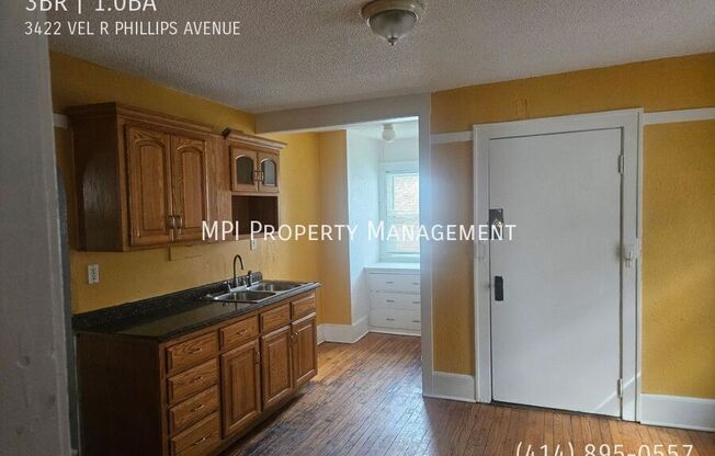 3422 VEL R PHILLIPS AVE