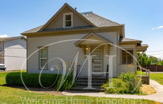Spacious Attic Apartment Close to WWU