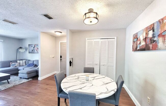 3 beds, 3 baths, $1,700, Unit Unit 527