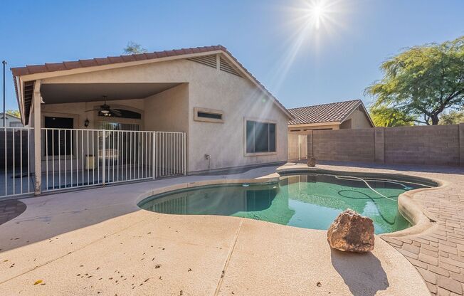 POOL! Three bedrooms in Gilbert!