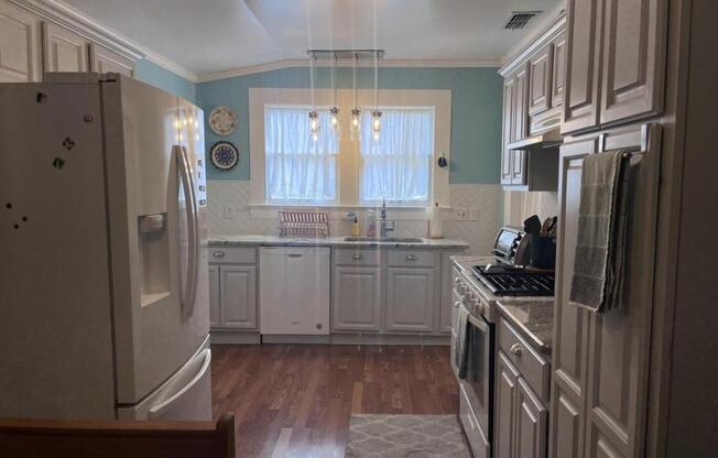 1205 32 AVE