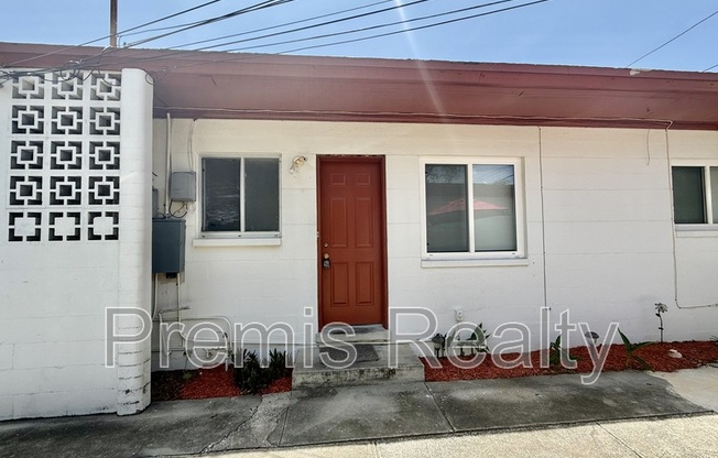 105 N LINCOLN AVE