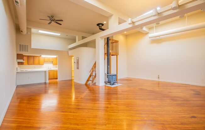 Studio, 1 bath, 900 sqft, $2,970, Unit Unit 3A