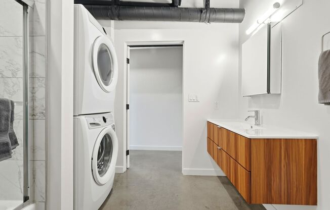 2 beds, 2 baths, 853 sqft, $2,995, Unit 203