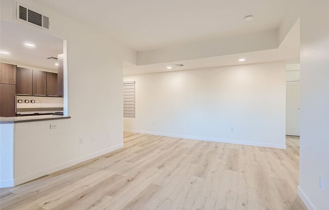 3 beds, 2 baths, $2,375, Unit Unit #103