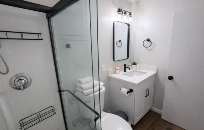 1325 E DON CARLOS AVE