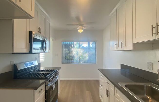 1 bed, 1 bath, 550 sqft, $1,870, Unit D