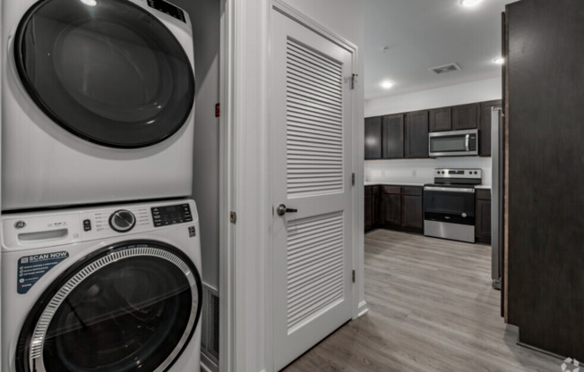 2 beds, 2 baths, 1,300 sqft, $1,495, Unit 209