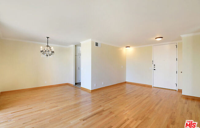 2 beds, 2 baths, 884 sqft, $3,800, Unit 306