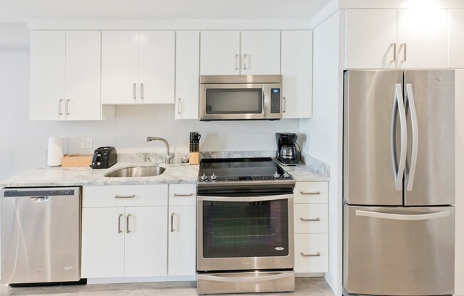 2 beds, 2 baths, $4,500, Unit 410