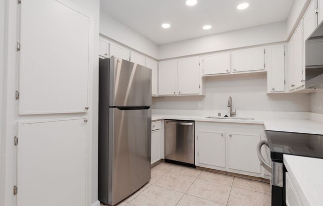 3 beds, 2 baths, $1,495, Unit # 2113