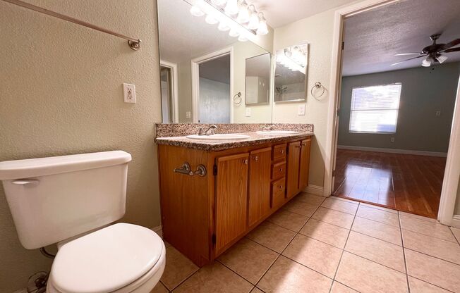 1 bed, 1 bath, $1,100, Unit # 1202