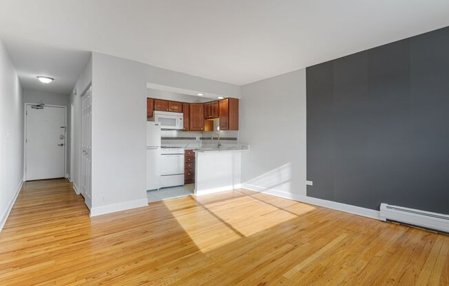Studio, 1 bath, 275 sqft, $1,375, Unit 533