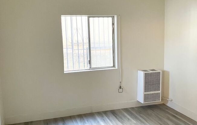 Studio, 1 bath, 450 sqft, $1,500, Unit 09