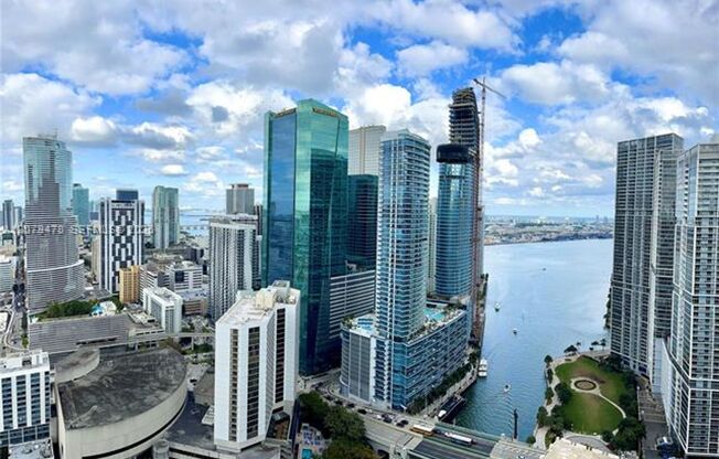 1 bed, 1.5 baths, $3,300, Unit # 2405