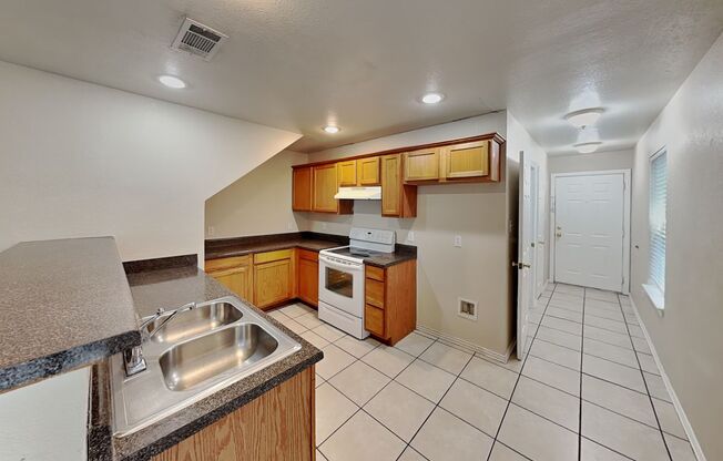 FREE MONTHS RENT WITH MOVE IN BEFORE END OF SEPTEMBER ON 2ND MONTH!