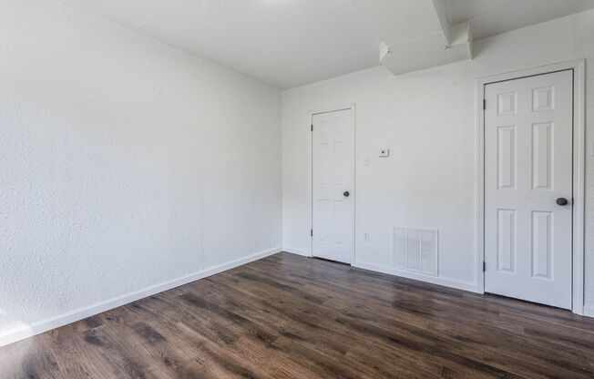 1 bed, 1 bath, $1,050, Unit Apt 8