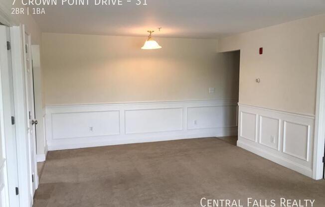 7 CROWN PT DR
