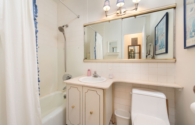 2 beds, 1.5 baths, 1,215 sqft, $3,800, Unit 3G