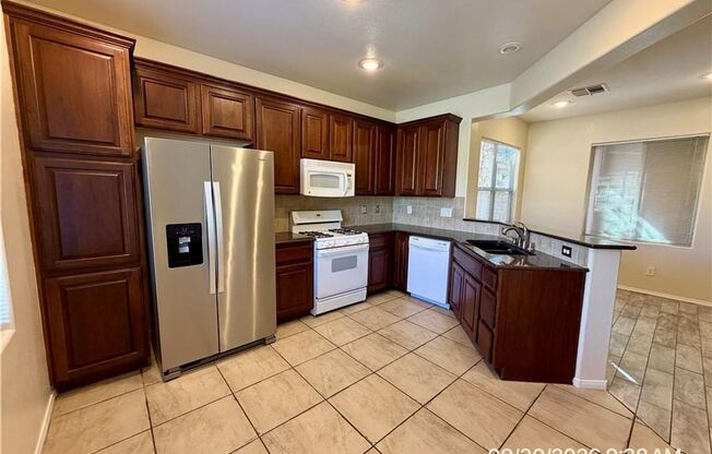 3 beds, 2.5 baths, $2,150