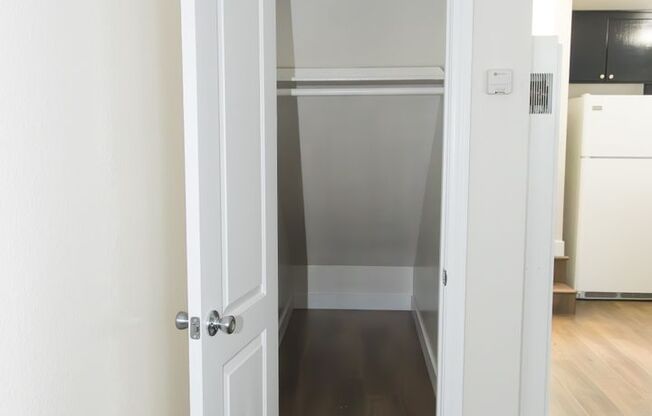 2 beds, 2 baths, 945 sqft, $2,650, Unit 69-202