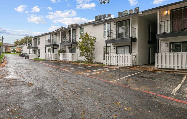 1 bed, 1 bath, 528 sqft, $875, Unit 211