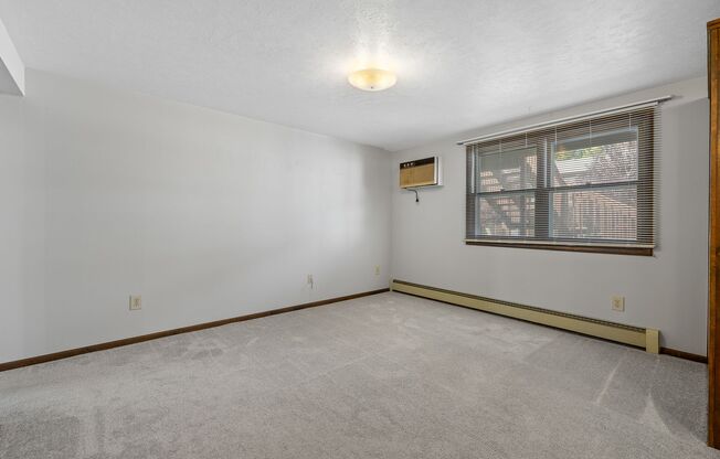 2 beds, 1 bath, $1,025, Unit #2