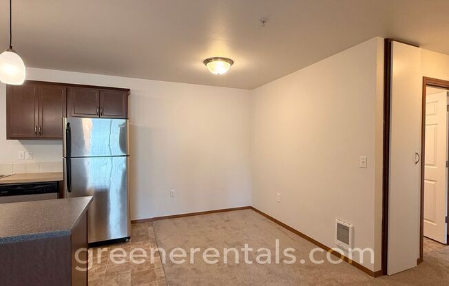 2 beds, 2 baths, 1,050 sqft, $1,735, Unit 1415-201