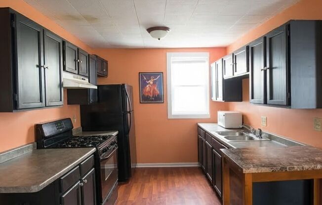 4-Bed Farmhouse Minutes from UVM Campus (30 Chase St)