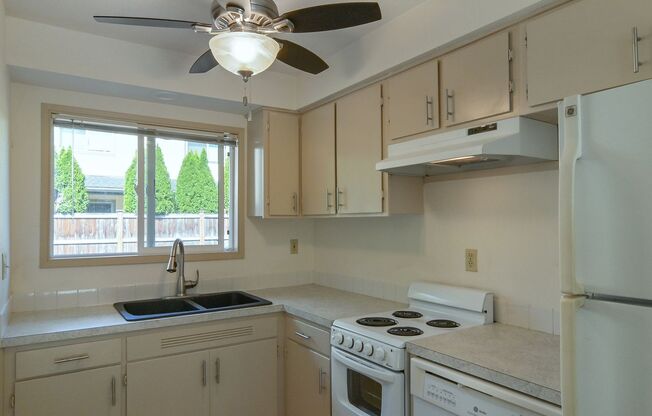 2 beds, 1 bath, $1,550, Unit 1