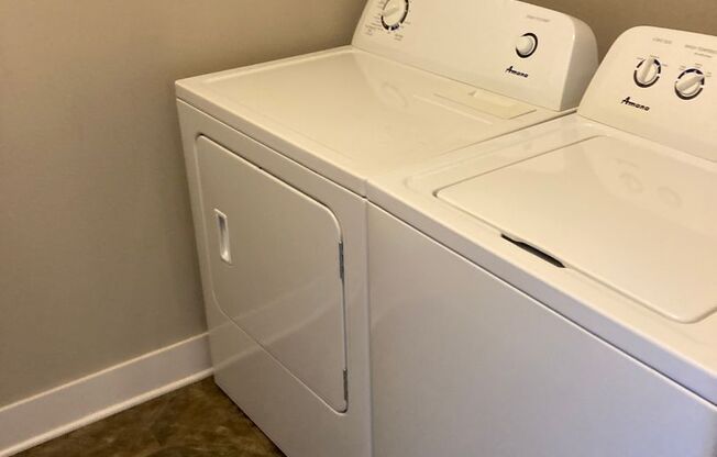 Beautiful 4 Bedroom/ 2.5 Bath in Grimes!