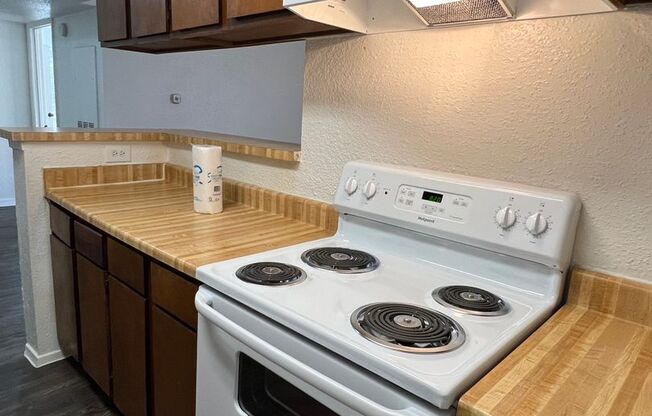 2 beds, 2 baths, 914 sqft, $1,095, Unit 22-908