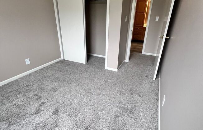 2 beds, 1 bath, 900 sqft, $949, Unit 232
