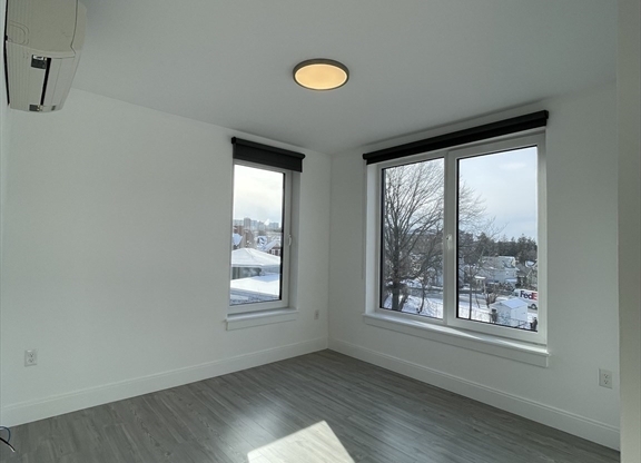 4 beds, 2 baths, 1,222 sqft, $6,100, Unit 306