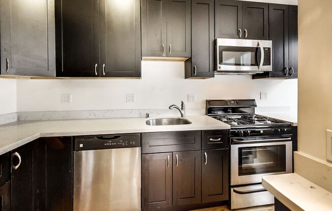 Studio, 1 bath, 450 sqft, $2,400, Unit 205