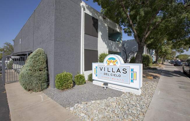 Sign at Villas Del Cielo Aprartments in Albuquerque New Mexico October 2020