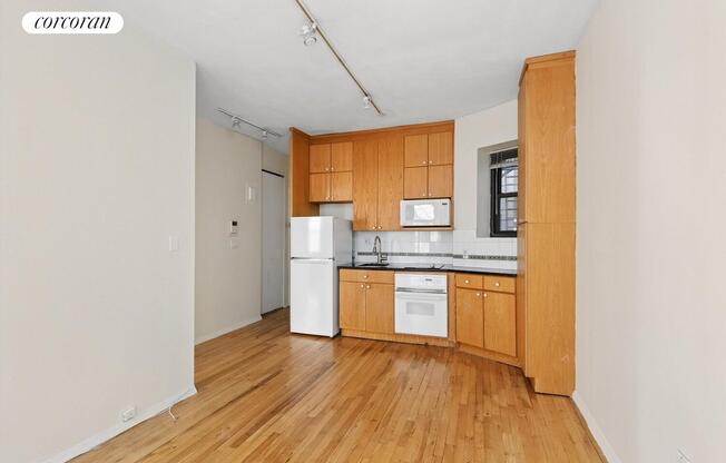 1 bed, 1 bath, $3,700, Unit 3A