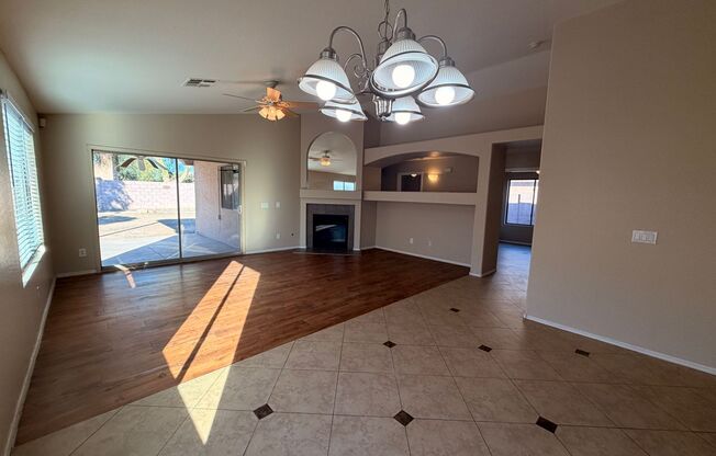 Gorgeous 3Bdm 2Ba Goodyear Home on a Cul-de-sac! *NO Carpets*
