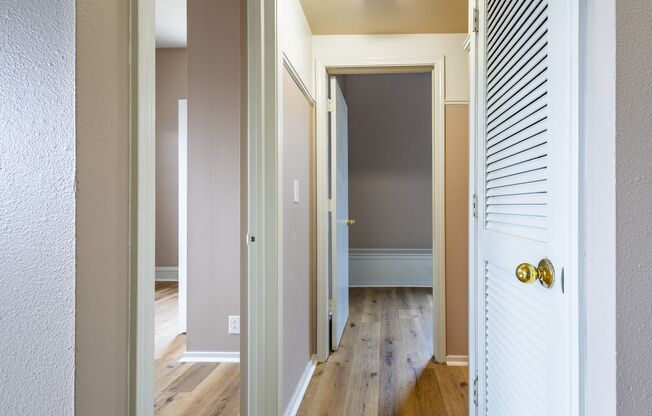 2 beds, 1 bath, 825 sqft, $1,169, Unit 3819 Jones St #107