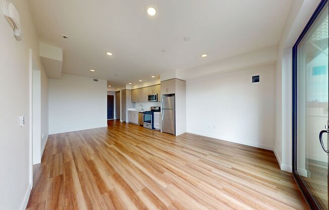 1 bed, 1 bath, 742 sqft, $2,595, Unit 323